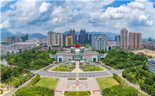朱會東到港北區(qū)調(diào)研項目建設(shè)